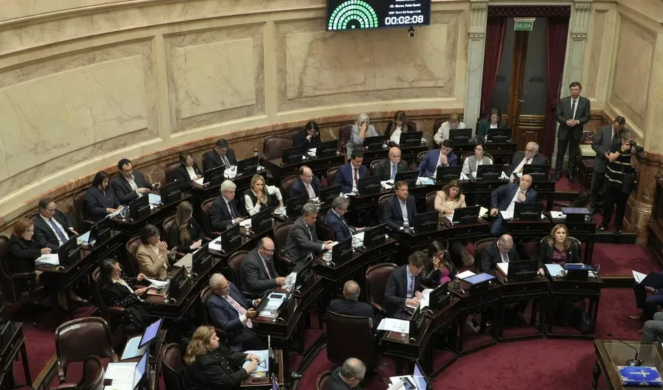 Los senadores tendrán otro aumento y pasarán a cobrar más de $9,5 millones