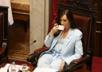 El secretario Administrativo del Senado oficializó su renuncia a menos de un mes de haber asumido