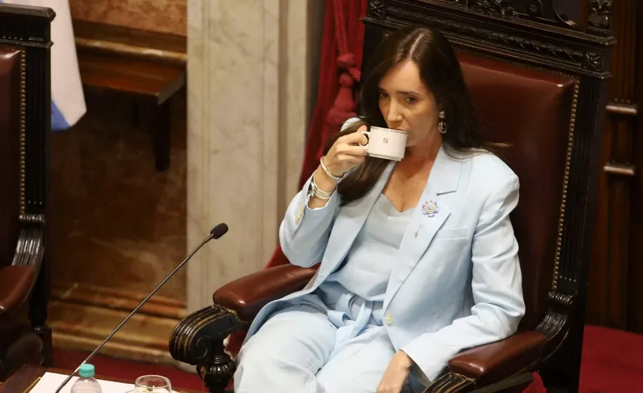 El secretario Administrativo del Senado oficializó su renuncia a menos de un mes de haber asumido