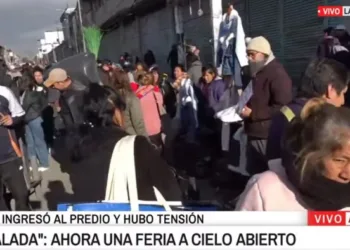 La Salada: decomisan mercadería y los vendedores se instalan en las veredas de la feria