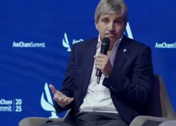 Luis Caputo se aseguró otros USD 2.000 millones para tratar de cumplir con el FMI