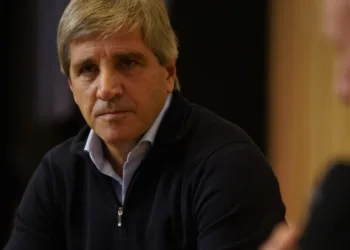 Sólo uno de cada cinco argentinos tiene dólares y la mitad no los quiere gastar