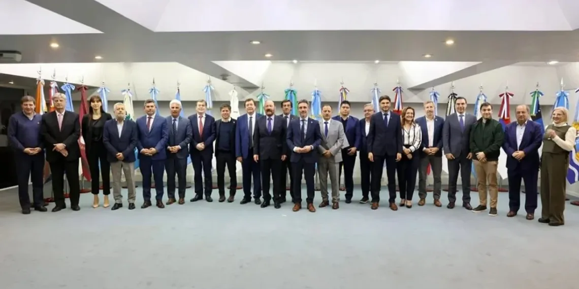 Gobernadores se reunirán preocupados por el derrumbe de la coparticipación federal
