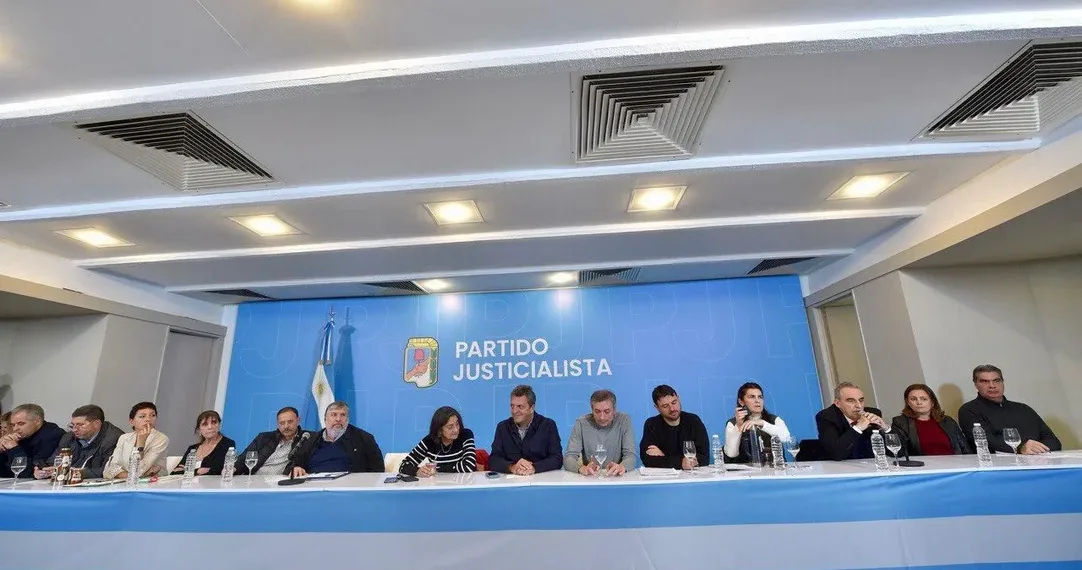 Con Massa, Grabois y Máximo, el PJ delineó su estrategia tras el fallo contra Cristina