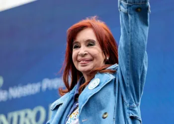 Cristina Kirchner lanzó su campaña con apoyo sindical y universitario