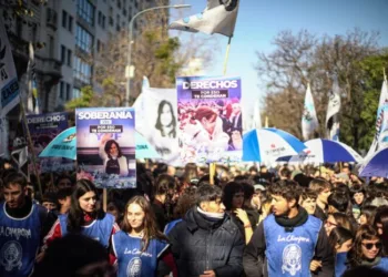 Transferencia y participación: dos claves detrás del áspero tironeo en el “peronismo”
