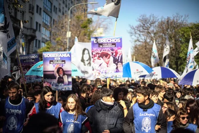 Transferencia y participación: dos claves detrás del áspero tironeo en el “peronismo”