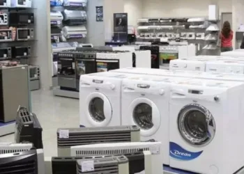 Bajaron más de 40% los precios de heladeras y lavarropas