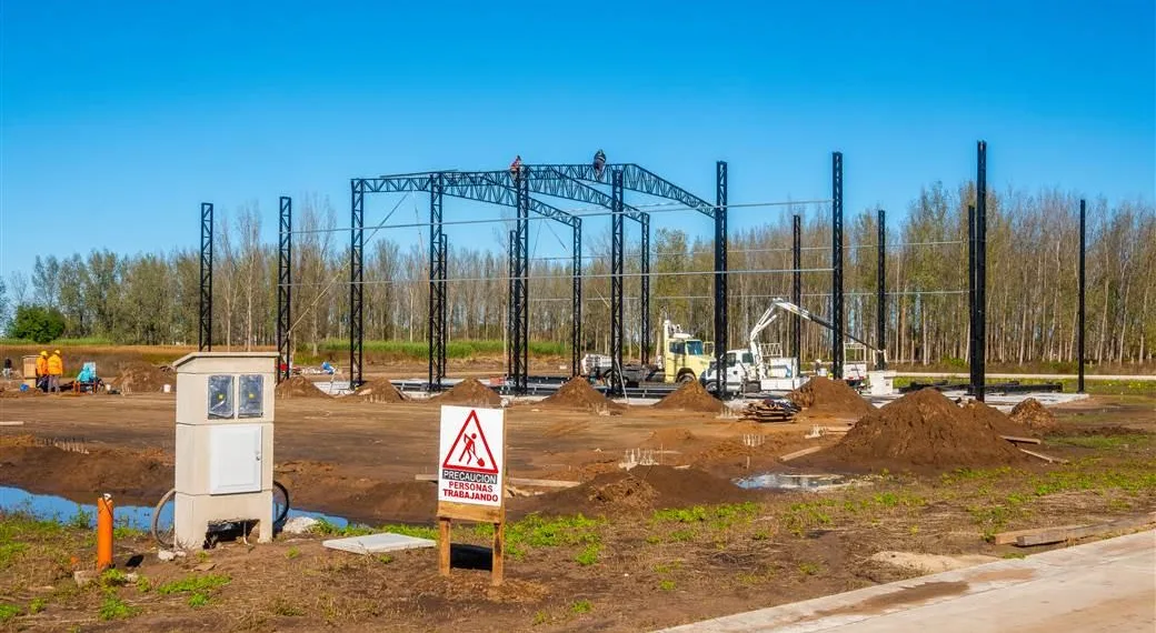 La ZAL empieza a tomar forma con la construcción de las primeras naves