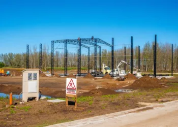 La ZAL empieza a tomar forma con la construcción de las primeras naves