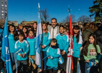 En el Día de la Bandera, el intendente Petrecca anunció la creación de la bandera de Junín