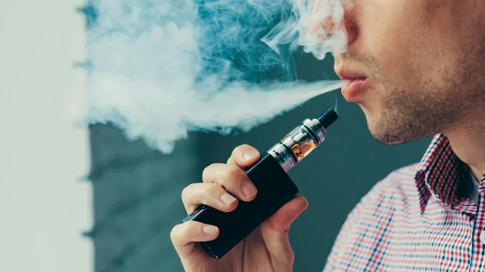 Afirman que el vapeador “es peor que el cigarrillo”