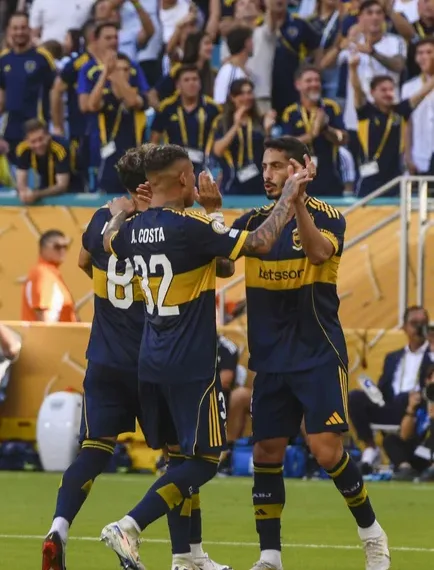 Boca abrió el Mundial de Clubes con un empate por 2-2 ante el Benfica