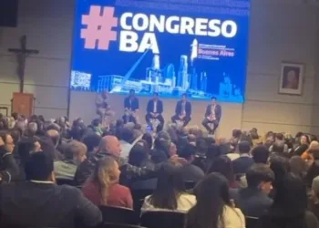 Espert insultó a Florencia Kirchner y se fue abucheado de la UCA