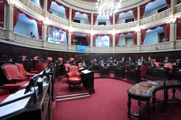 Se frustró la sesión para devolverle a los legisladores las reelecciones indefinidas
