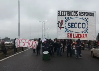 Despedidos de una empresa energética cortaron el Camino del Buen Ayre