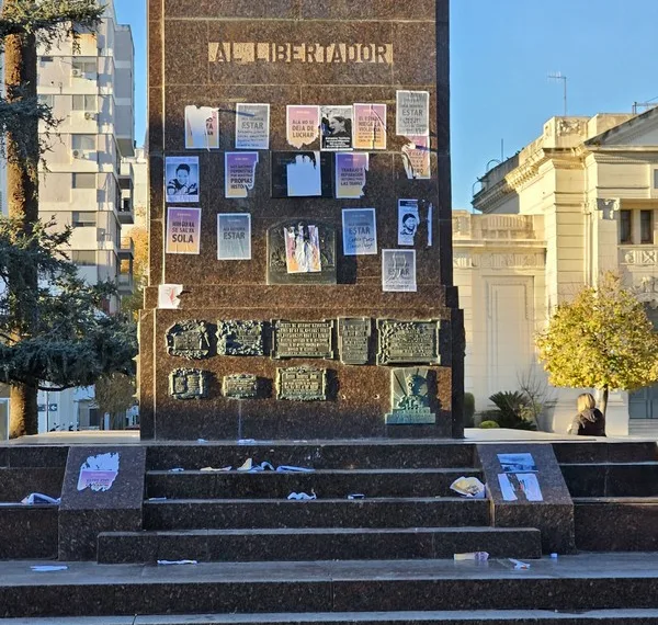 Intiman a limpiar el monumento al General San Martín