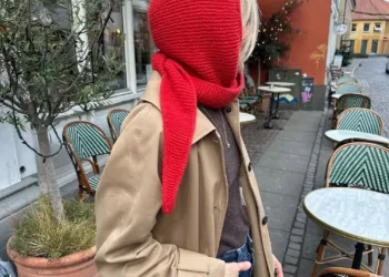 El accesorio de moda que no puede faltar en el look de invierno