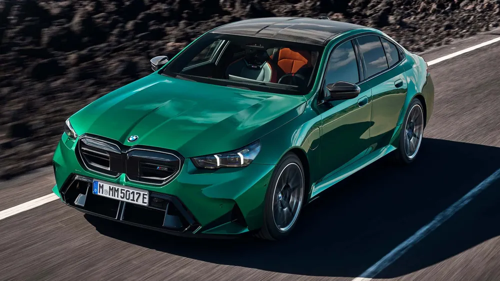 BMW ya vende en Argentina su sedán grande, el impactante M5 Plug-In Hybrid 2025