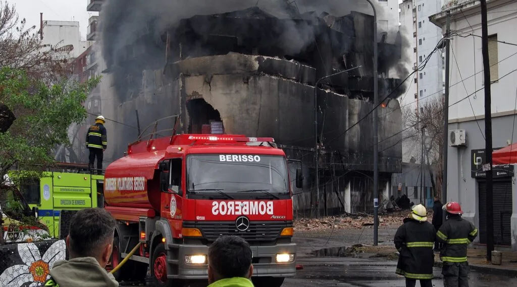 El depósito que se quemó en La Plata había sido clausurado hace menos de un mes