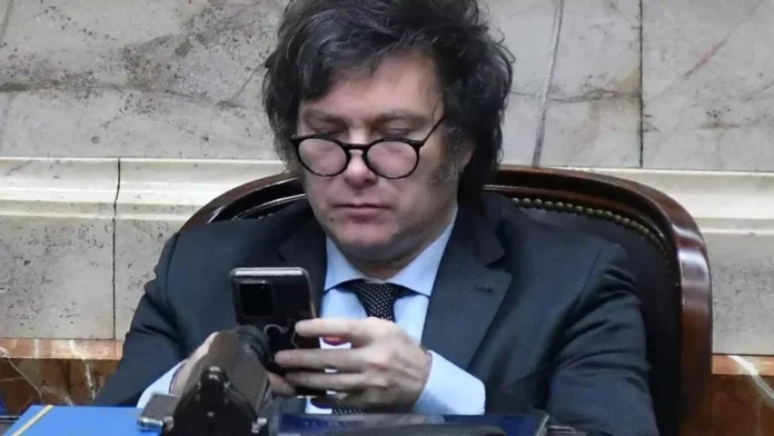Informe: desde que Milei llegó a la presidencia estalló la violencia en redes y él es quien más insulta