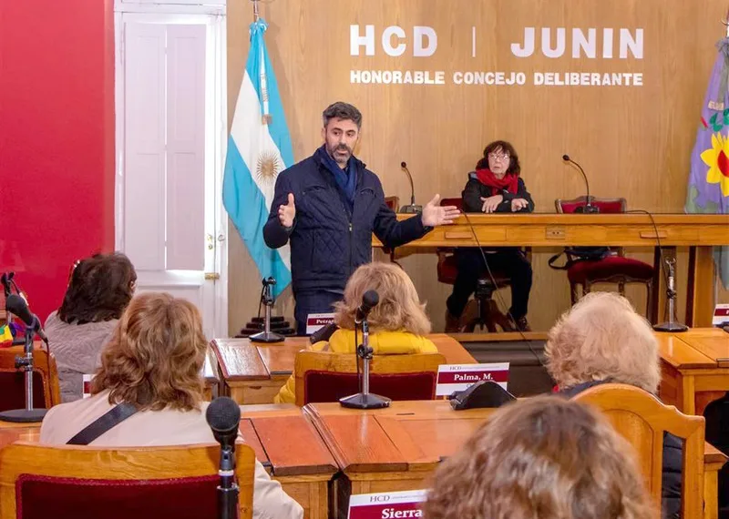 Fortalecen el vínculo con los adultos mayores  mediante visitas guiadas y espacios de intercambio
