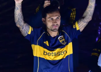 En su regreso a Boca, Leandro Paredes llenó la Bombonera