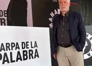 El escritor juninense Juan Pablo De Luca “la rompió” en España
