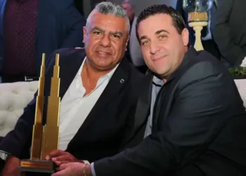 Fuego cruzado por la vuelta de los visitantes