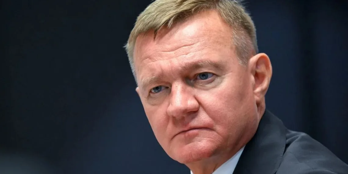 Putin cesó a un ministro y apareció muerto en su auto