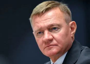 Putin cesó a un ministro y apareció muerto en su auto