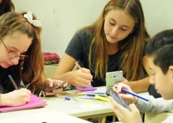 La Provincia “jubila” el boletín papel con la libreta estudiantil digital para el secundario