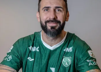 Un oso suelto en Junín: Lucas Pratto ya firmó con Sarmiento