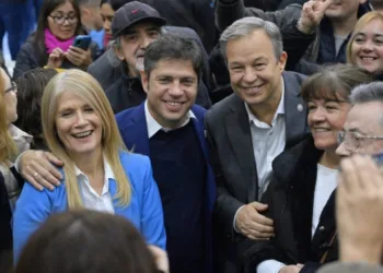 Kicillof, de campaña con sus candidatos: “Milei promueve la libertad trucha”
