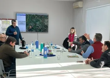 Productores y municipio avanzan por el estado de los caminos y canales en Nueve de Julio