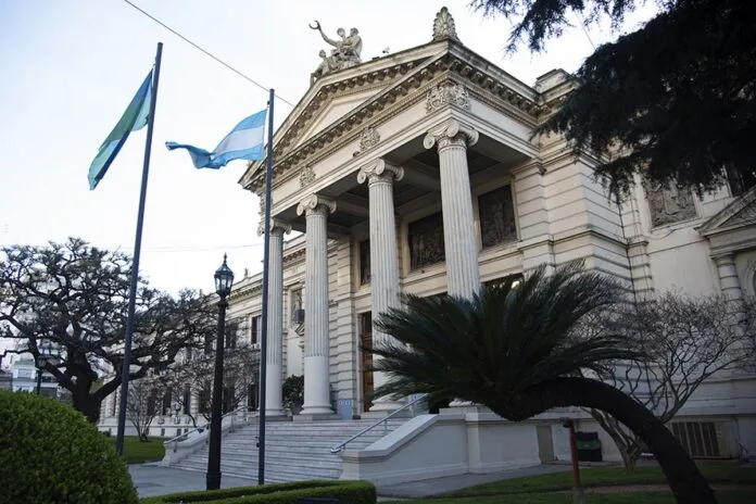 Cierre de listas: fuerte tensión en el peronismo y confirmaciones a cuentagotas en A-LLA y SBA