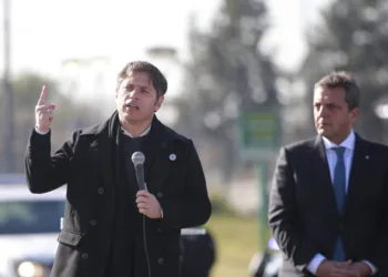 Kicillof y Massa llaman a “sumar fuerzas” contra Milei