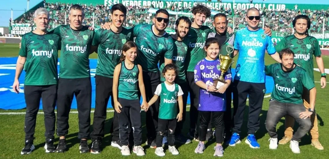 Sarmiento Hockey celebra un año histórico: entre títulos, ascensos y un fuerte compromiso social