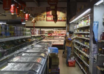 Las ventas en los supermercados  chinos cayeron un seis por ciento