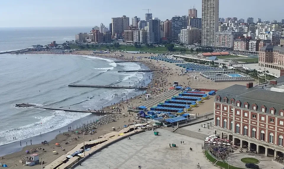 Cuánto costará irse de vacaciones a Mar del Plata en el verano 2026: precios para todos los gustos