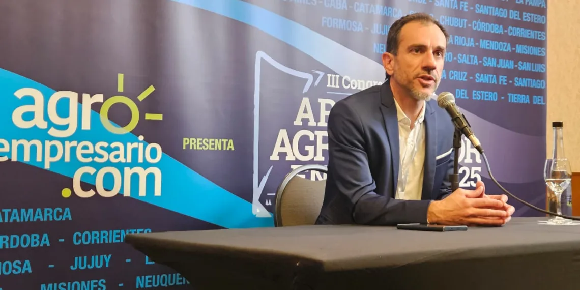 Petrecca a empresarios: «Se puede seguir con obras públicas y sin corrupción»