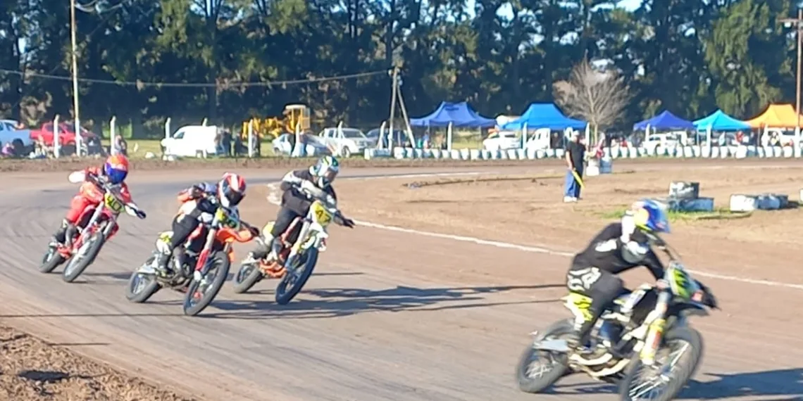 Motociclismo: triunfos juninenses de Almiron, Casanovas y show de Cesar