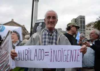 Marcha atrás de la oposición: Milei vetó la ley de jubilados y ahora no tienen los votos para insistir