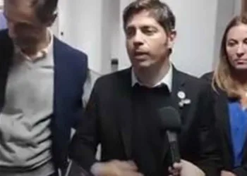 Petrecca abandonó la conferencia de prensa cuando Kicillof criticó a Macri y Vidal