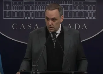Manuel Adorni criticó a Diana Mondino tras sus dichos sobre Milei: “No estaba preparada”