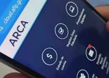 La recaudación de impuestos creció 4,5% por encima de la inflación y le da aire al Gobierno