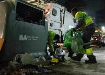 Jorge Macri ordenó sancionar a quienes revuelvan la basura en los contenedores