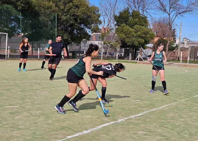 Junín fue sede de un innovador torneo de hockey tabla mixto