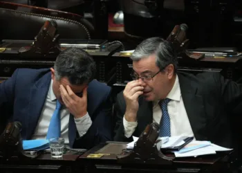 El oficialismo sufre derrota histórica en Diputados: oposición anula decretos clave