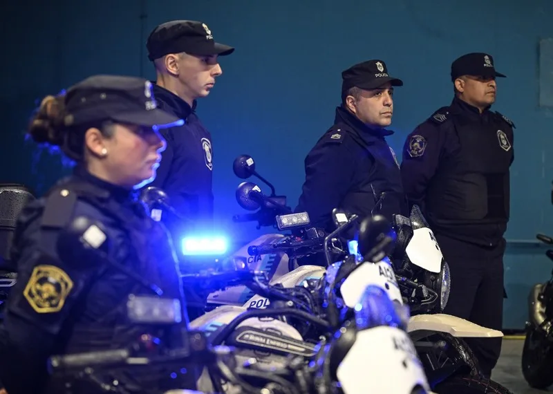 Kicillof entregó nuevos móviles policiales para fortalecer la seguridad